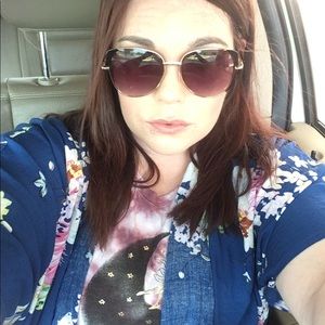 Meet your Posher, Ashley